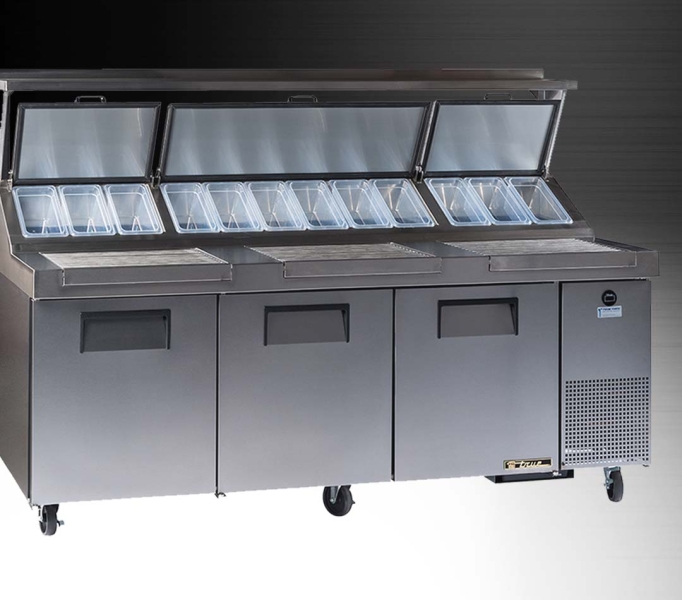 True gekoelde werkbank met ingrediëntenbakken